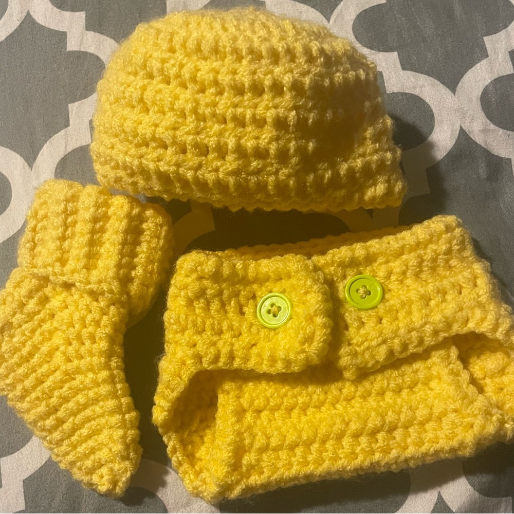 Yellow crocheted Baby Set